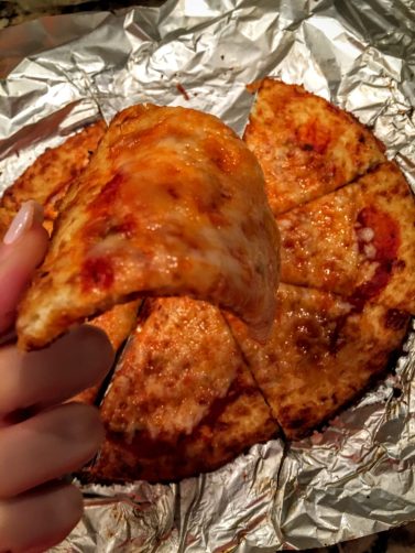 diy-cauliflower-pizza-review