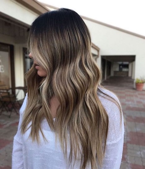 Long Wavy Balayage Hair Color Idea 